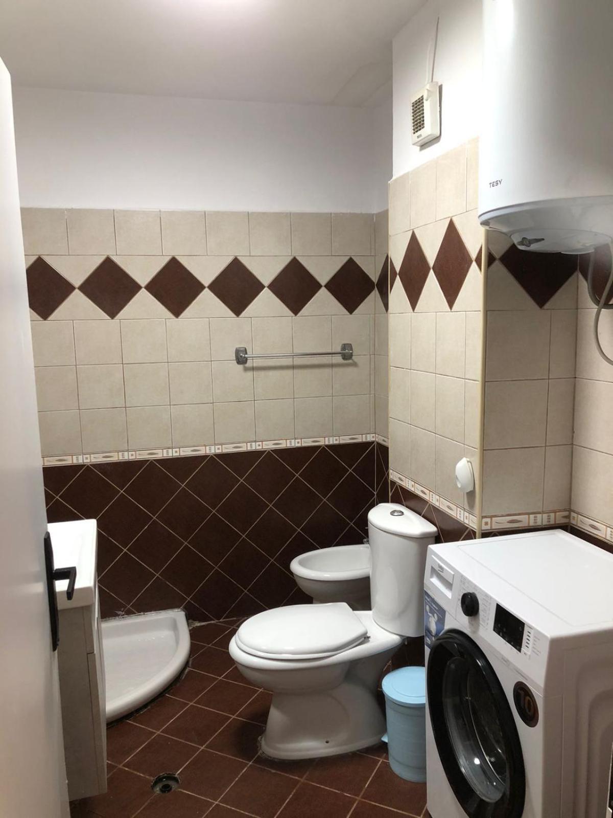 Apartment Tirent - Comfortable 1-bedroom In Fresku